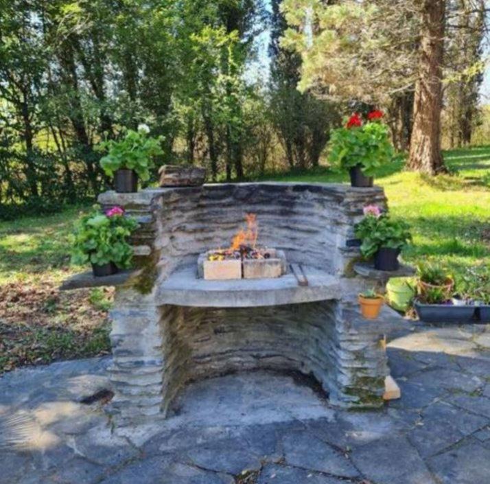 Domaine La Tuilerie Bed & Breakfast Guitres Bagian luar foto