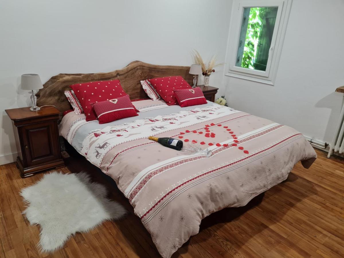Domaine La Tuilerie Bed & Breakfast Guitres Bagian luar foto