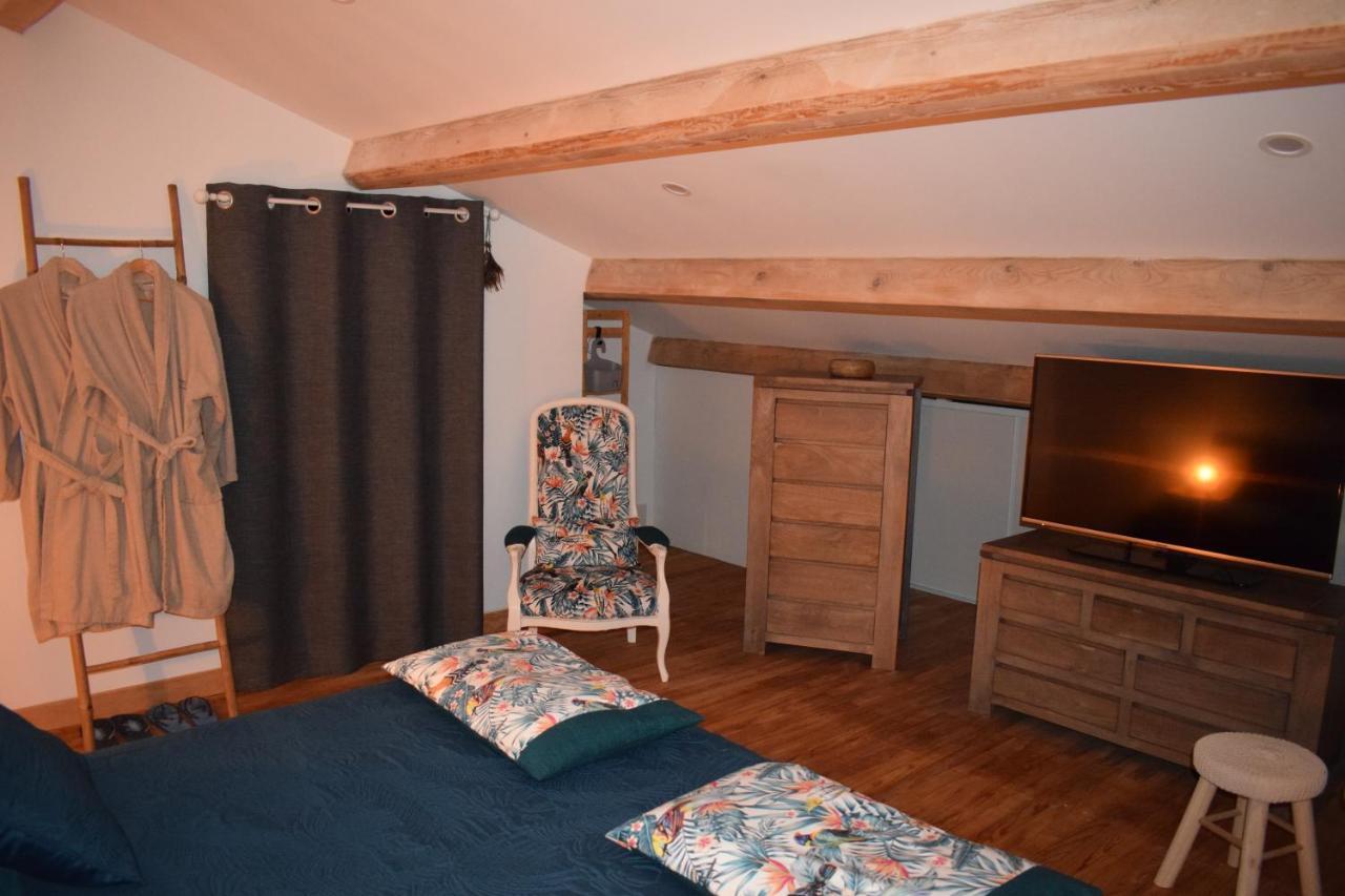Domaine La Tuilerie Bed & Breakfast Guitres Bagian luar foto