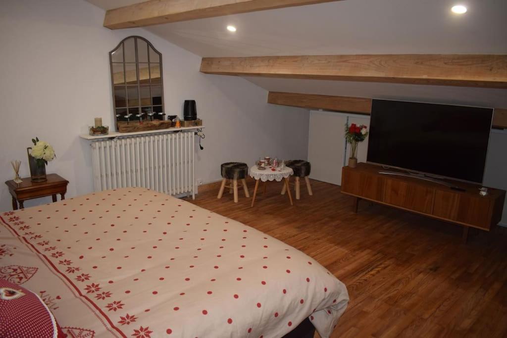 Domaine La Tuilerie Bed & Breakfast Guitres Ruang foto